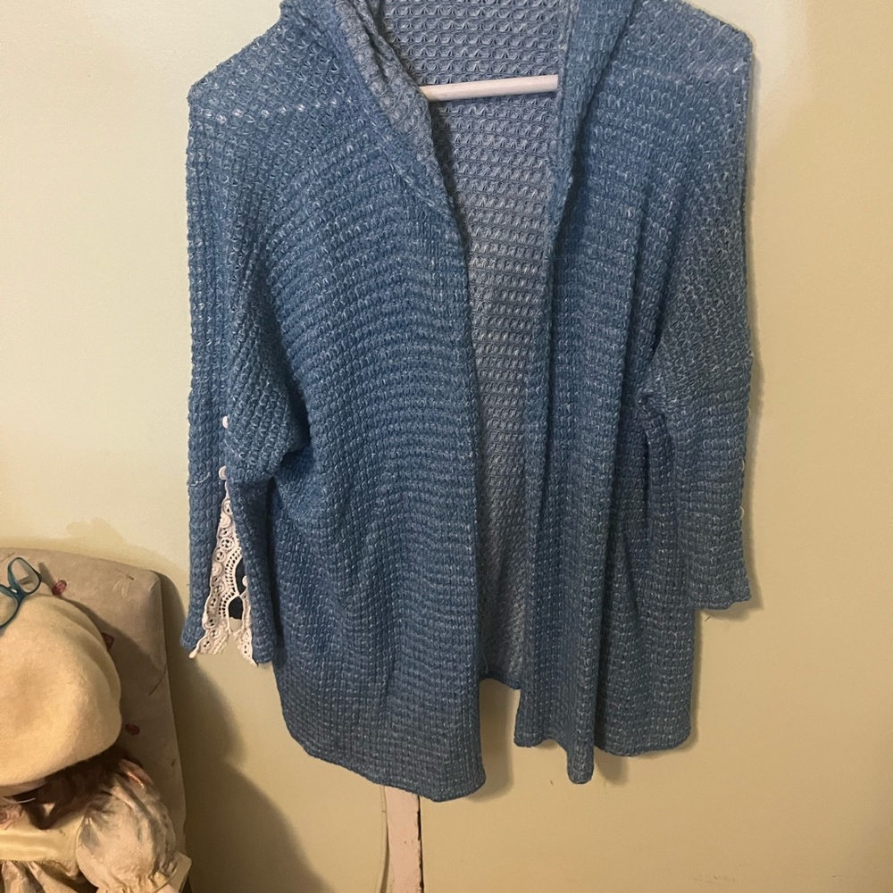Oddy blue w lace. Mint with lace